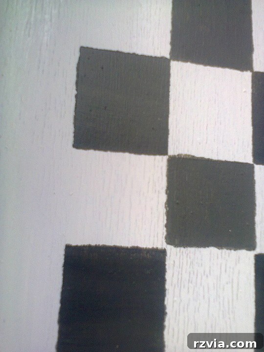 detail of painted design, Pieces of a table, www.theboondocksblog.com
