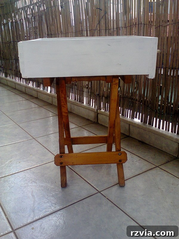 Drawer and stool repurposed into checkered table, #DIYfurniture #repurposeddrawer #repurposedstool #checkerdesigntable #easyfurniture Pieces of a table, www.theboondocksblog.com