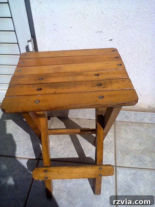 Cleaned wood stool, Pieces of a table, www.theboondocksblog.com