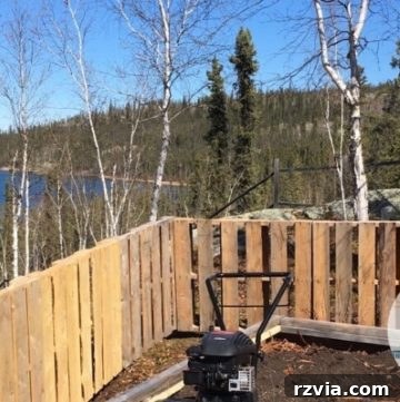 DIY pallet wood fence for garden privacy