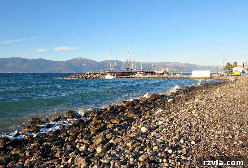 Seaside Style from Salvaged Treasures 4 A beautiful pebble-filled beach in Greece, the natural inspiration for this DIY coastal vignette project.