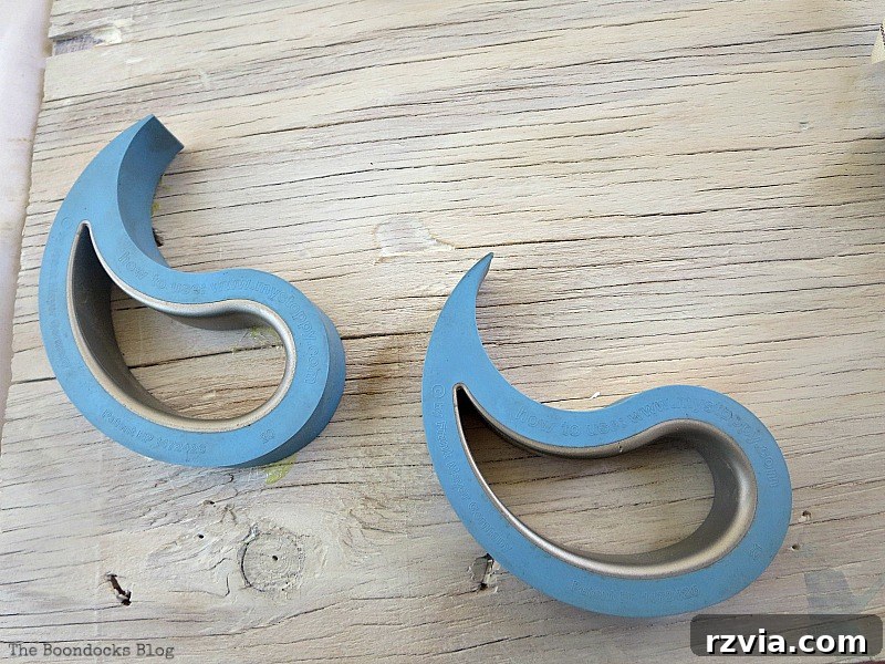 Coastal Creations from Repurposed Finds 6 Two old, repurposed doorstops, reimagined as elements for DIY coastal art