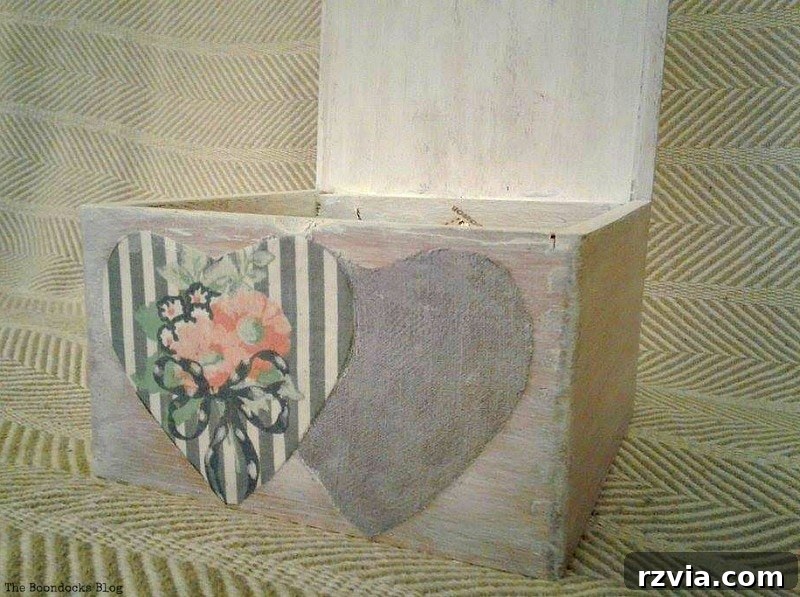 Subtle fabric hearts on the exterior of the versatile wooden gift box, suitable for year-round use