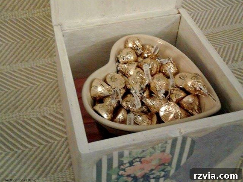 Heart-shaped bowl nestled inside the finished wooden gift box, ready for gifts