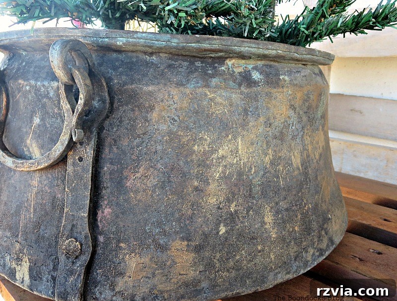Shimmering cauldron, A repurposed Antique Cauldron for Christmas theboondocksblog