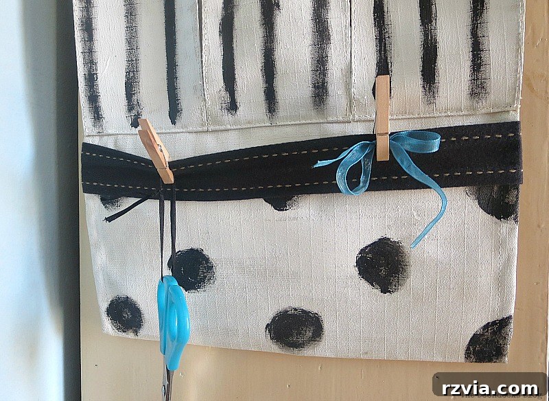 Detail of the Bottom Pockets of the DIY Back to School Organizer