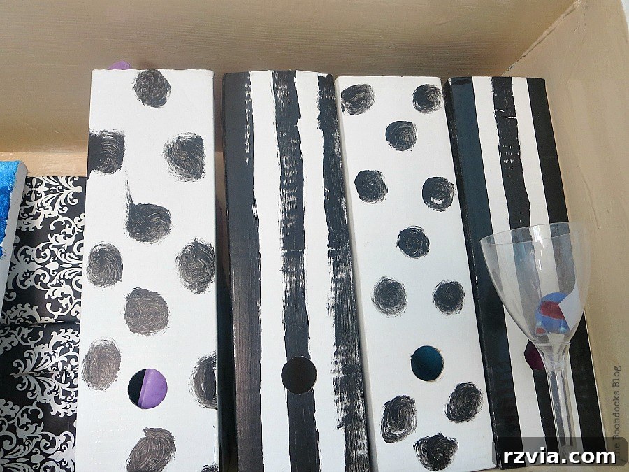 Black and White Magazine Files on a Bookcase, Inspiring the Organizer's Design