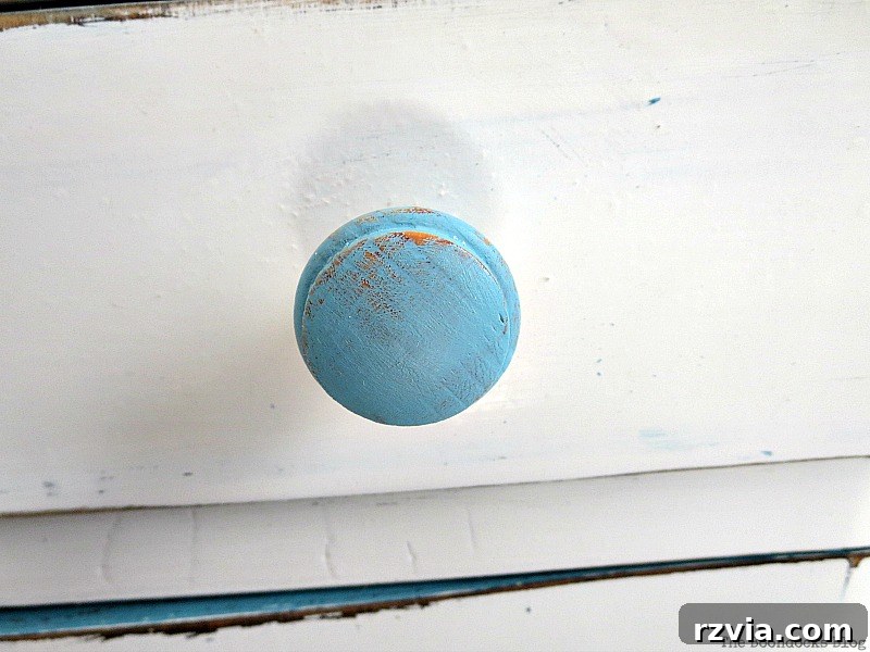 Coordinated Detail: The Newly Painted Blue Knob of the Doily Top Side Table | www.theboondocksblog.com