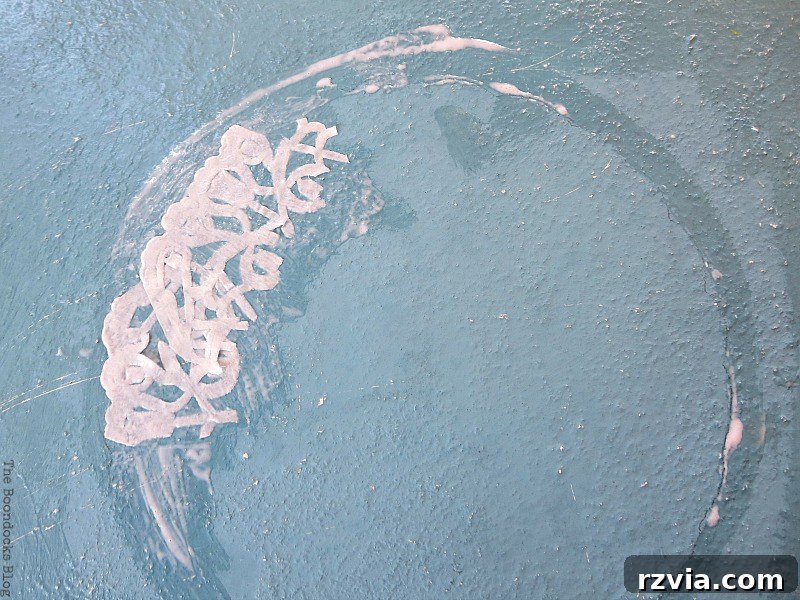 Creating the Centerpiece: Decoupaging Random Doily Pieces Within a Traced Circle | www.theboondocksblog.com