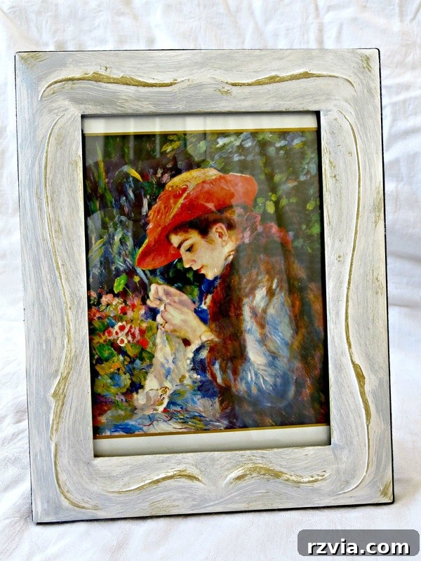 20 Heartfelt DIY Mother's Day Gifts She'll Treasure 8 Refreshed and embellished photo frame for a Mother's Day gift