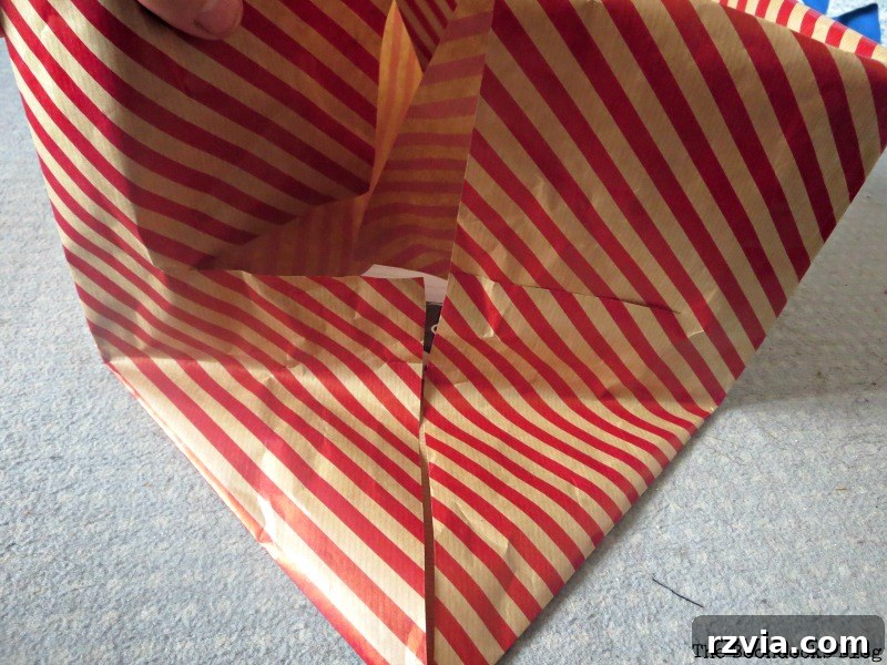 Fold front, Pretty Boxes for Organizing Clothes in the Closet www.theboondocksblog.com