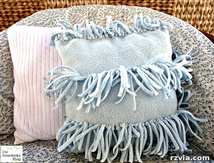 Effortless Fleece Pillow 15 Another perspective of the finished fleece pillow for home decor