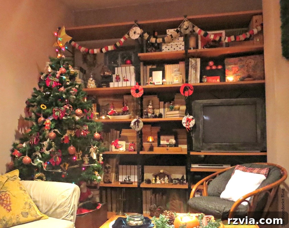 Christmas Tree and Wall Unit, Home for Christmas Blog Hop, The Boondocks Blog