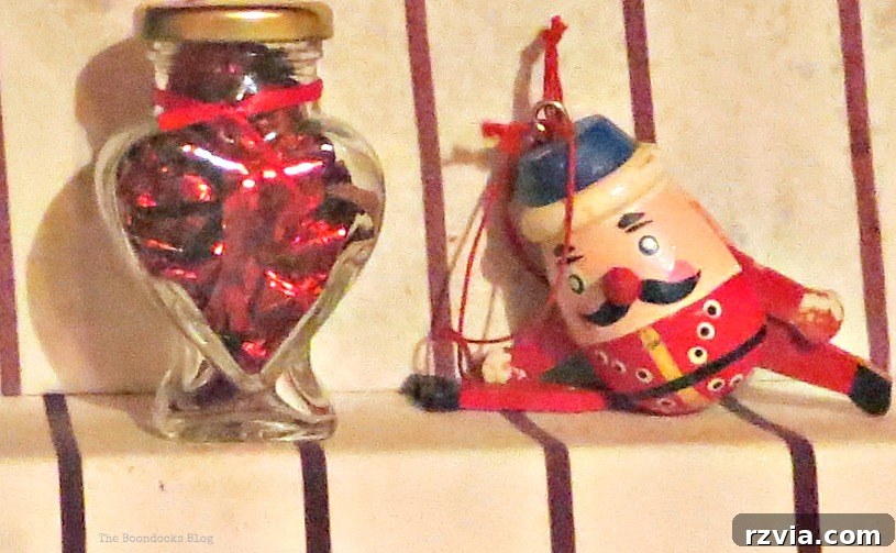 Humpty Dumpty, Home for Christmas Blog Hop - The Boondocks Blog